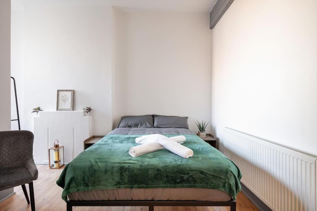 2A - Bright & Airy 2 Bed Flat - 20 Mins To Central Londra Exterior foto