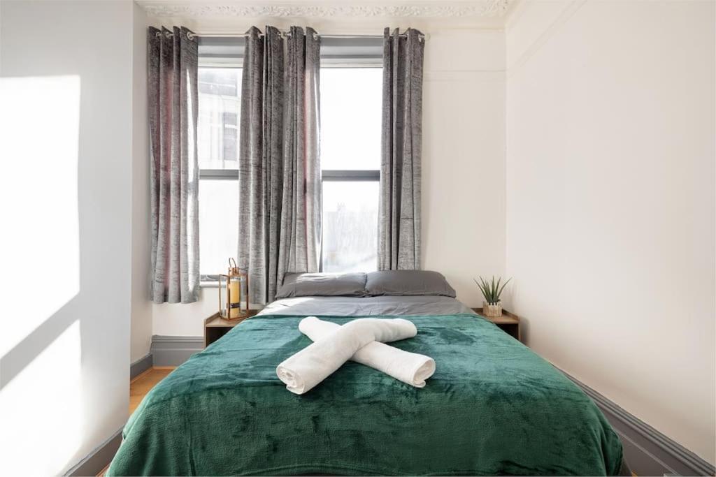 2A - Bright & Airy 2 Bed Flat - 20 Mins To Central Londra Exterior foto
