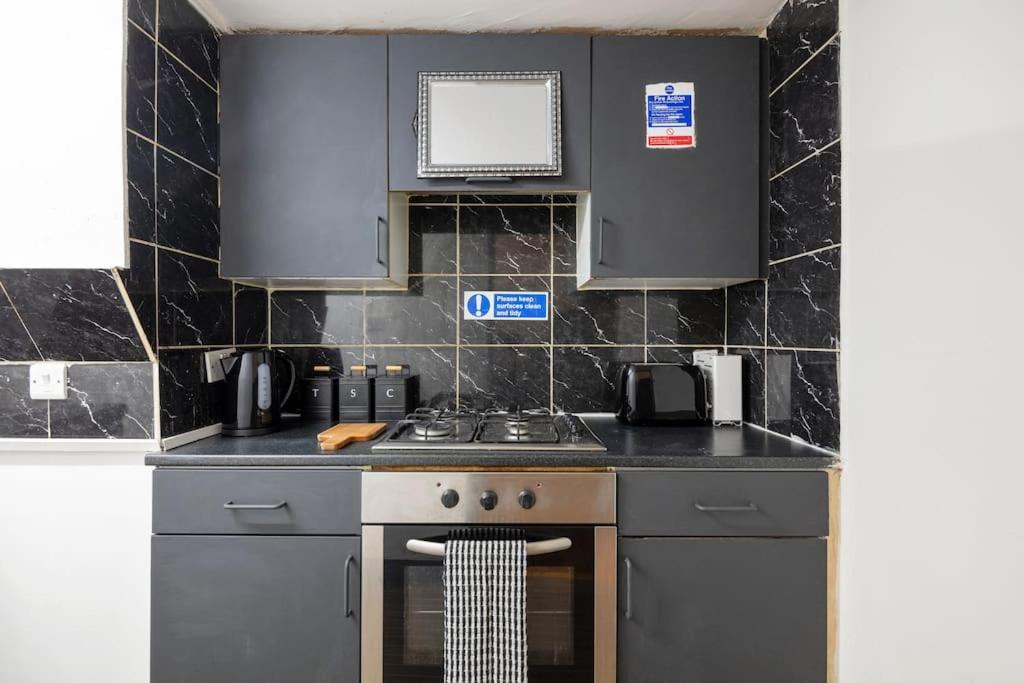 2A - Bright & Airy 2 Bed Flat - 20 Mins To Central Londra Exterior foto