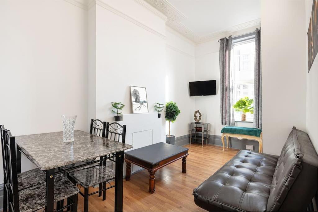 2A - Bright & Airy 2 Bed Flat - 20 Mins To Central Londra Exterior foto